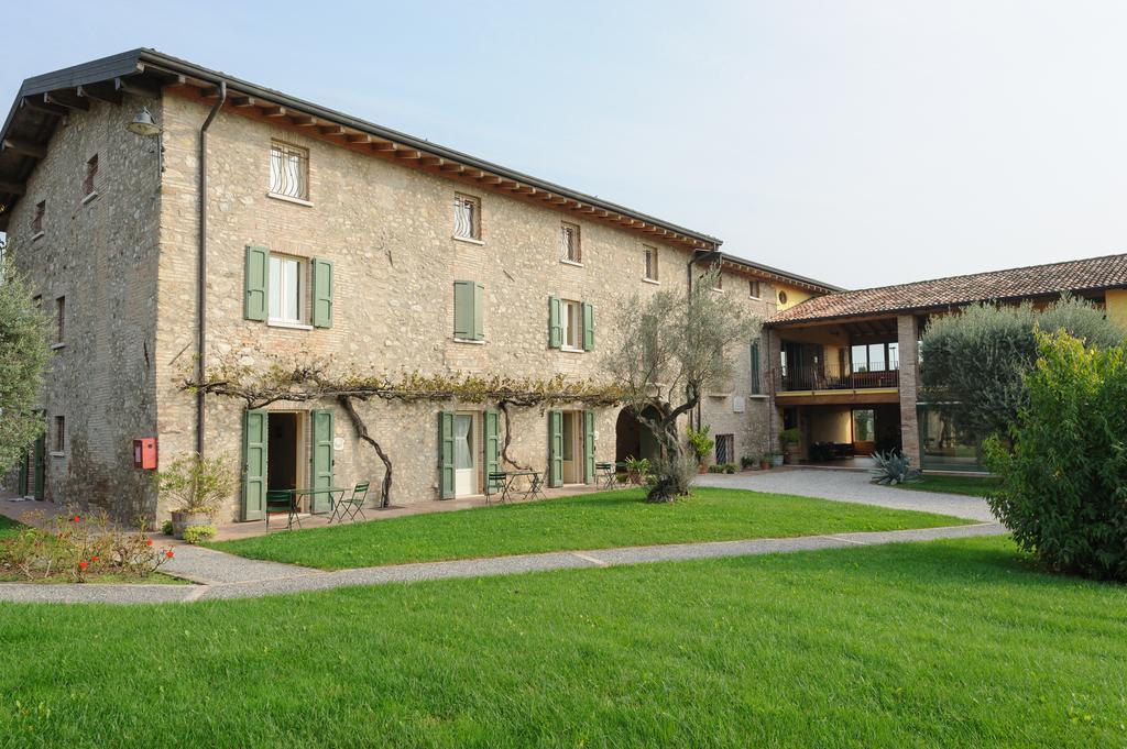 Cascina Le Preseglie Guest House Desenzano del Garda Exterior photo